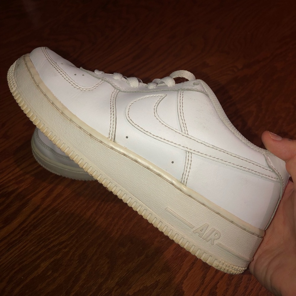 Nike low top air force 1s! size 6.5 in youths, size 8 in women’s! fairly used!